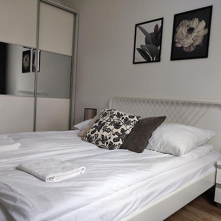 Lux Apartment Close To Medicover And Paley Warszawa Eksteriør billede