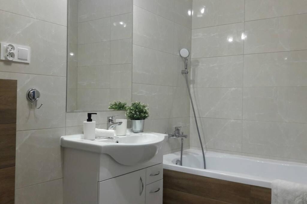 Lux Apartment Close To Medicover And Paley Warszawa Eksteriør billede